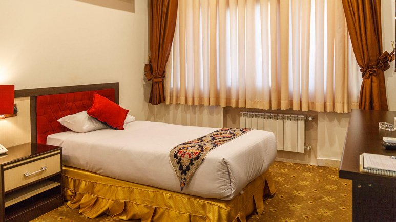 اتاق یک تخته هتل مروارید تهران